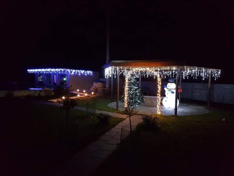 Cedar Crest Risnov